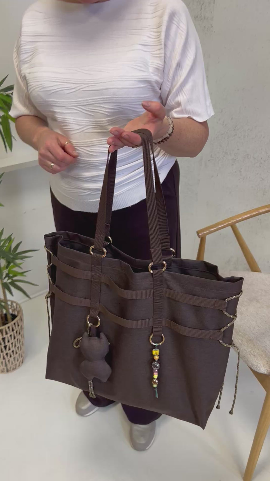 Designertasche mit Geschichte – Unikat (braun)